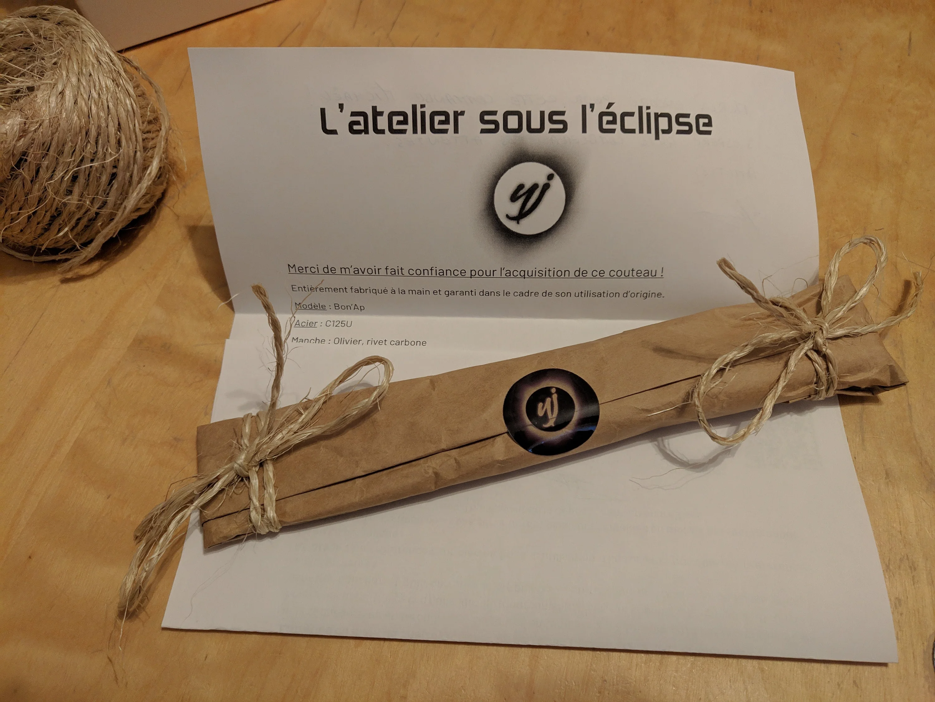 Artisan knife presentation box
